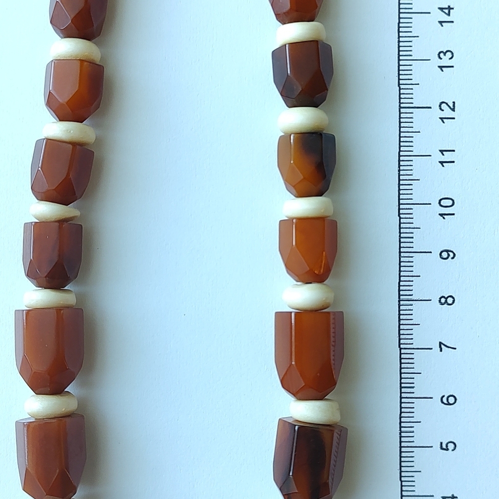 Vintage Amber Bakelite Necklace - Picture 3 of 6
